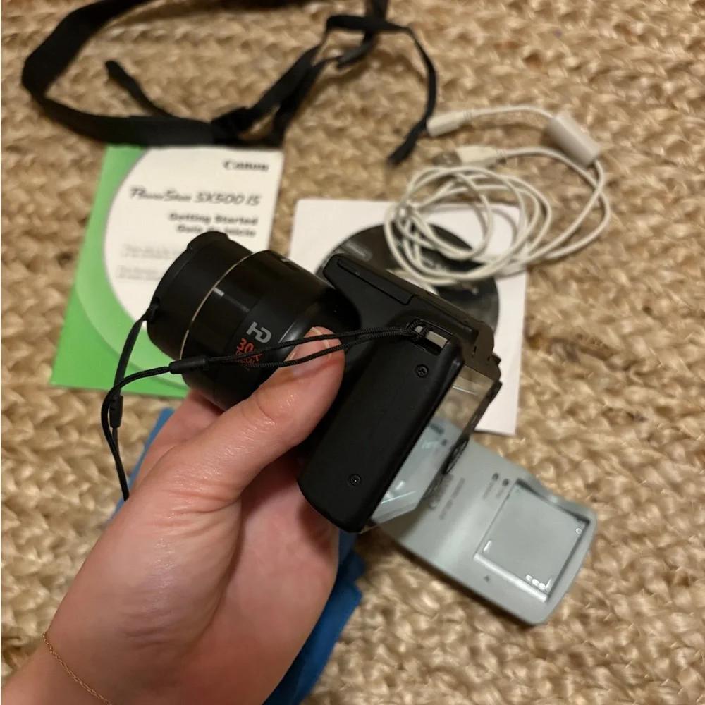 Canon Powershot Sx500 IS Point and shoot digital camera